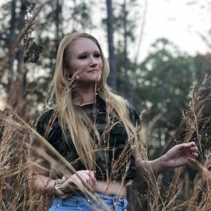 Meet your Posher, Christina